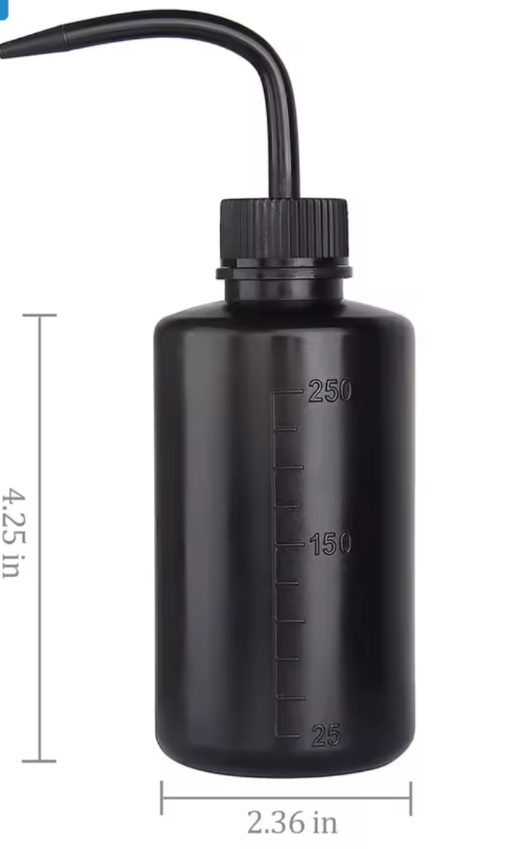 TRANSPARENT PLASTIC CONTAINER WITH PUMP